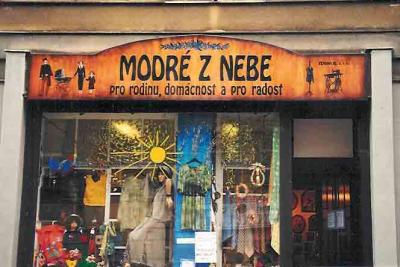 Vývěsní štít v Praze Podolí